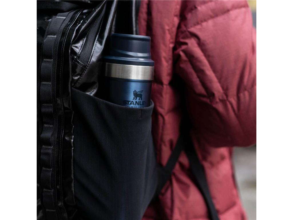 The Trigger Action Travel Mug .47 L, Matte Black Pebble