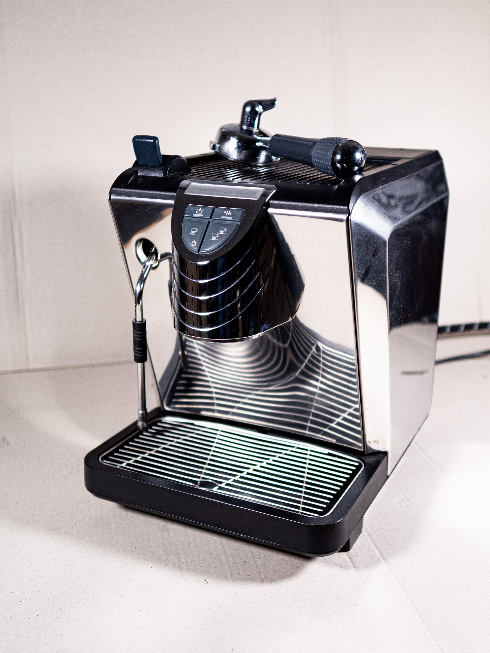 Rabljen aparat Nuova Simonelli Oscar 2 (2020) - coffeetime.si